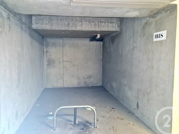 Parking 11 m²