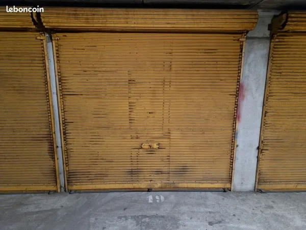 A louer box