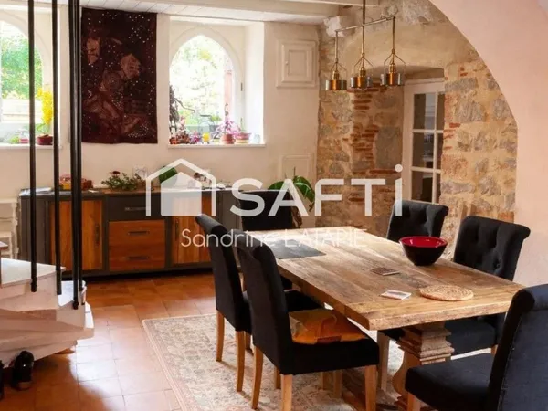 Maison de village sur 3 niveaux avec jardinet