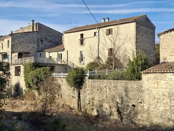 Bien immobilier de rendement Vente Berrias-et-Casteljau 11p 175m² 198000€