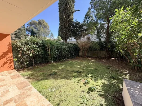 2 Pièces avec jardin - Beaux Arts