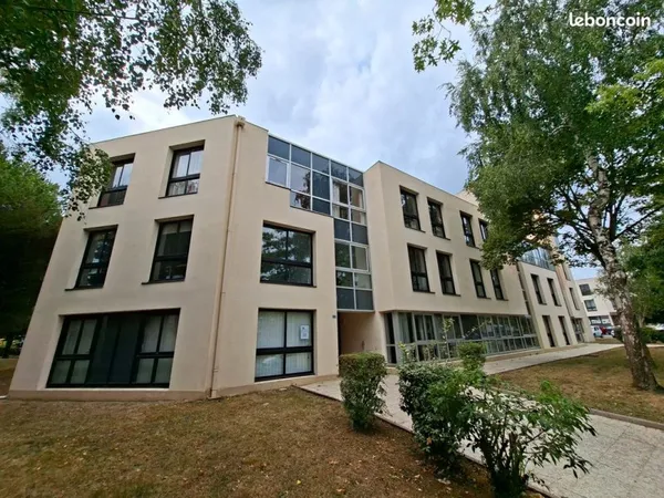 Espace de bureaux professionnels de 66 m² à louer (extensible jusqu'à 192 m²) : open-space, bureaux 