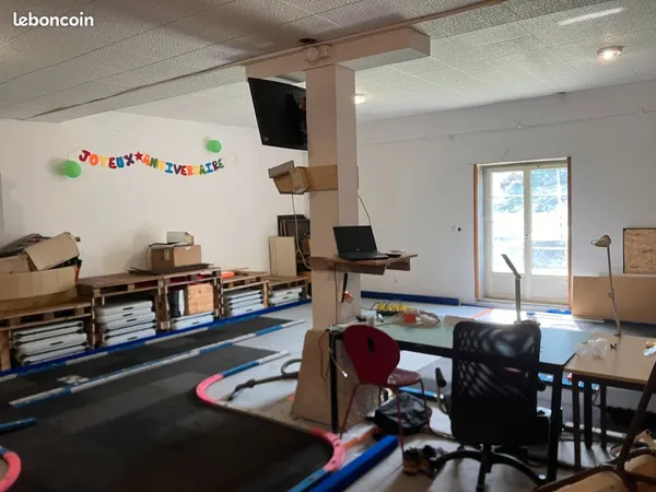 ENTREPOT / BOX / LOCAL- 120 m2