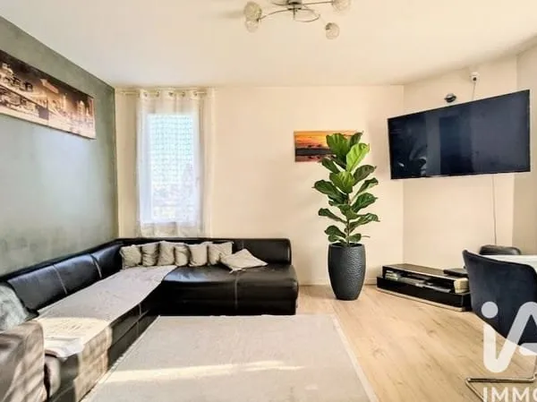 Maison avec appartements 77 m²