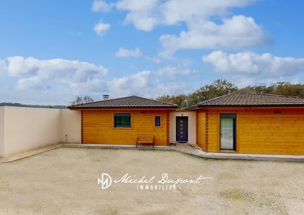 Élégante maison en bois - Alliance parfaite entre authenticité et confort moderne