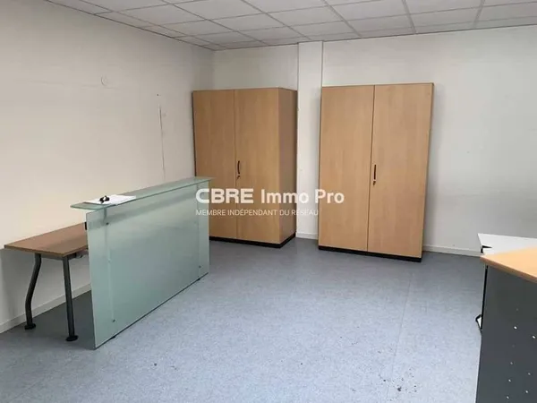 Bureau 243 m²