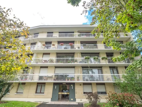 Beau studio meublé centre ville