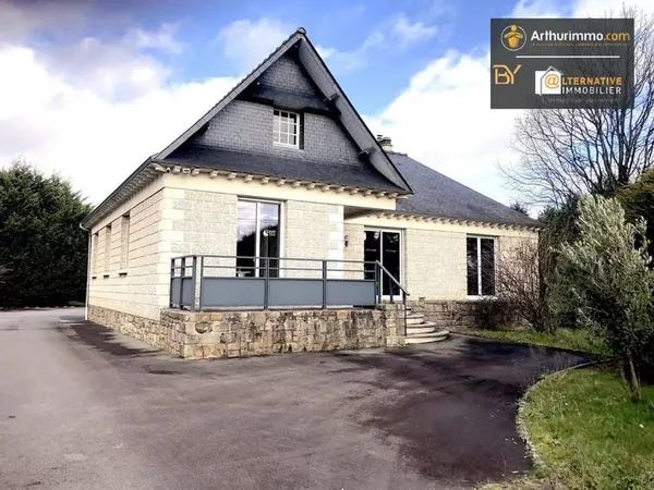 Bureau et espace de travail Location Châteaubourg  131m² 1900€