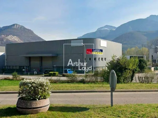 Entrepôt 1760 m²