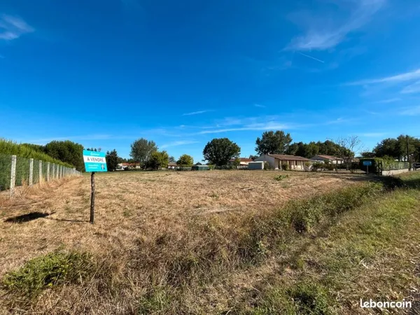 Terrain constructible 2000m2 - Le Fieu (33230)