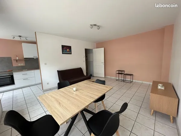 Location appartement T2 49m2 meublé Rezé proche tram et bus avec parking