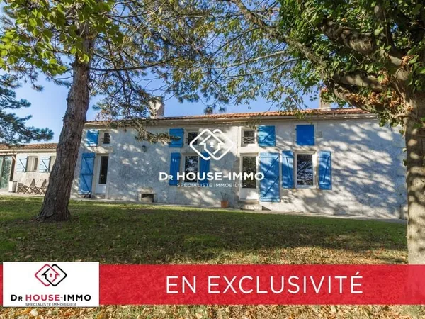 Ensemble de 2 maisons dans un ancien corps de ferme sur parcelle de 2553m2.