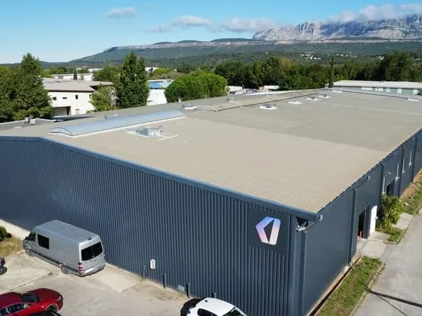 LOCATION - ENTREPÔT - 855 M2 - ROUSSET