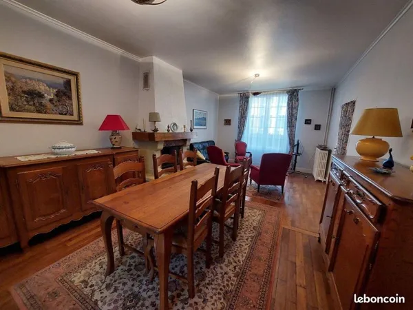 Propriété 6 pièces 151 m²