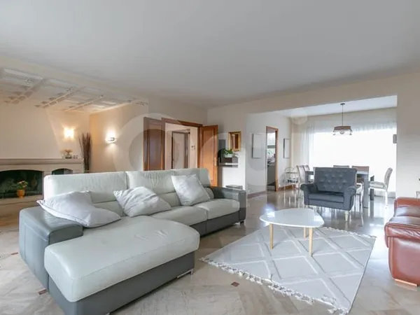 Maison 8 pièces 200 m²