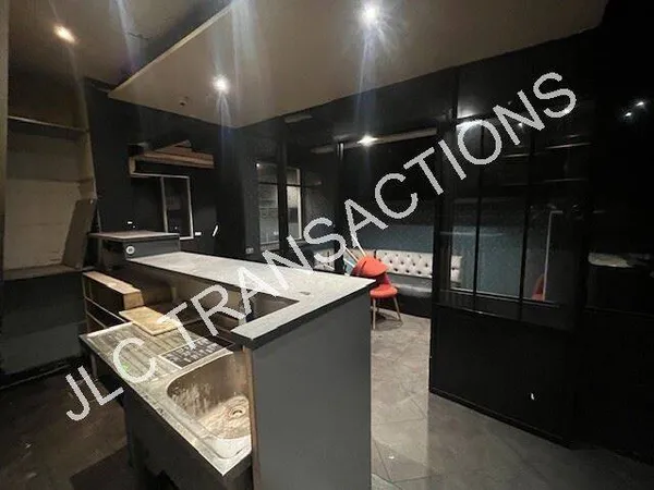Boutique 2 pièces 124 m²