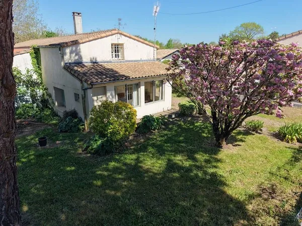 Maison 7 pièces 219 m²