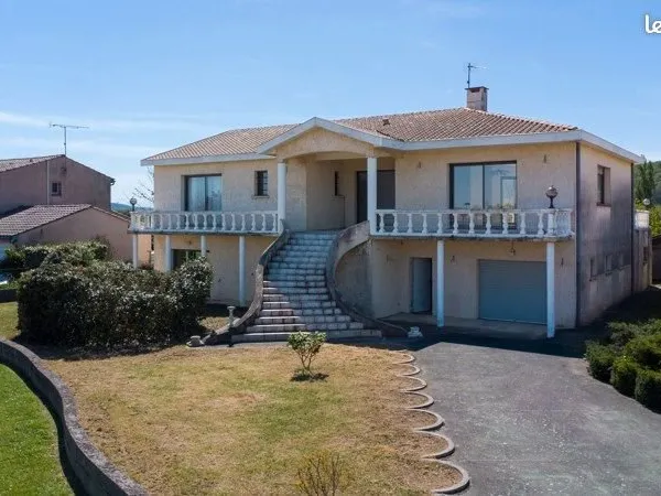 Maison 7 pièces 296 m²