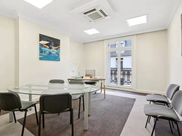 Bureaux 239 m²