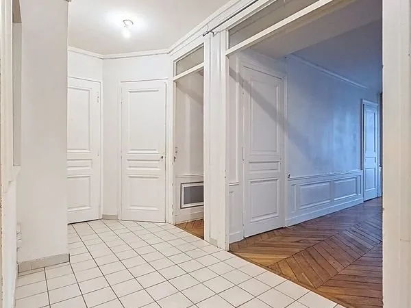 Appartement de caractère T3 - 84,63 m² - Lyon 2 Ainay - Rue Victor Hugo - 1er étage