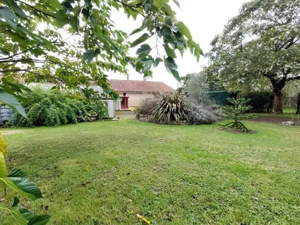 MAISON 4 CHAMBRES + BUREAU - BEL ESPACE DE VIE - SURFACE 209 M² AU SOL