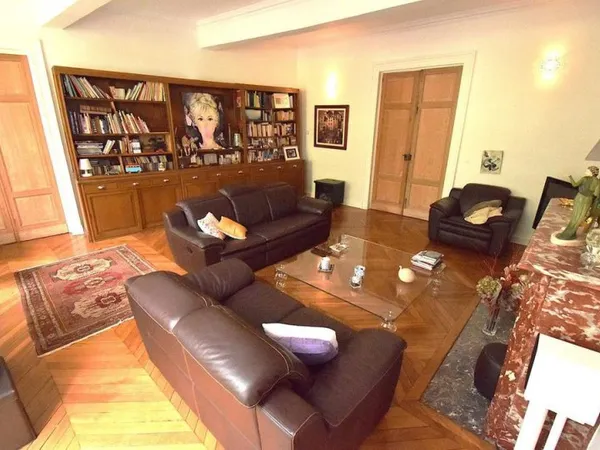 Appartement 3 pièces 174 m²