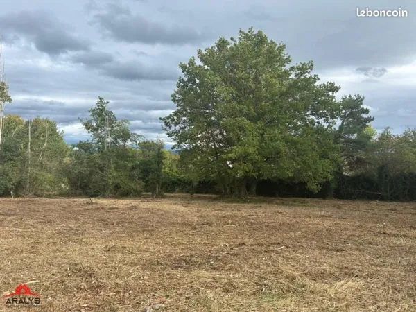 Terrain 909 m² Riorges