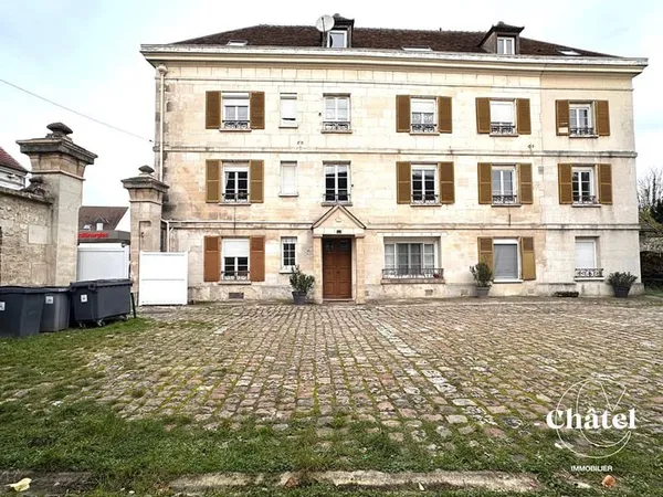 Centre ville de Pont Sainte Maxence - Appartement studio- Vendu libre.