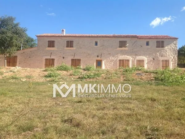 SEILLANS BASTIDE 5 PIECES 189m2