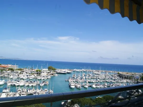 2/3 pièces en location vide à Marina Baie des Anges