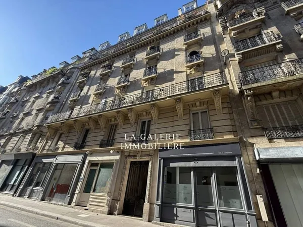 Boutique 2 pièces 42 m²