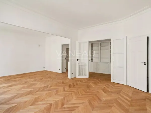 Appartement de 131 m² rénové avec prestations haut de gamme - 3ème étage d'un immeuble de standing