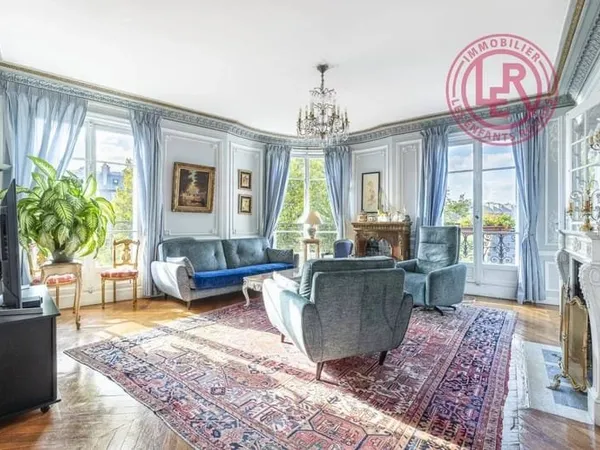 Appartement 5 pièces 156 m²