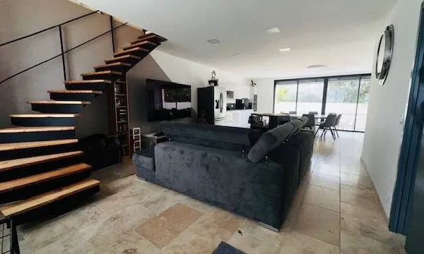Maison 5 pièces 151 m²