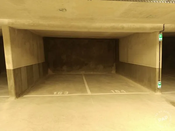 Garage/Parking