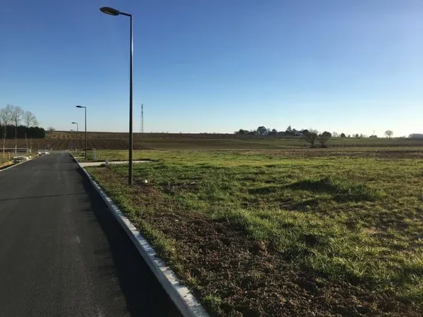 Terrain à bâtir de 702 m² à VERDELAIS (33)