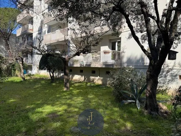 Appartement T3 traversant de 78m2 avec terrasse sur Aiguelon