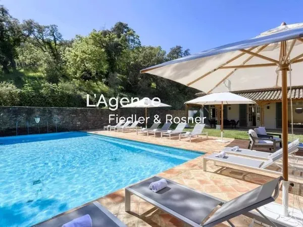 REF 708 : RAMATUELLE - CHARMANTE VILLA A PROXIMITE DU VILLAGE