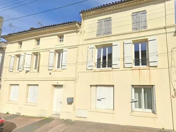 MAISON DE VILLE