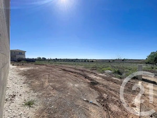 Terrain 300 m²