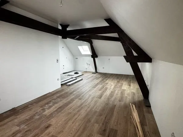 🏡 T3 70 m² - 2ème et dernier étage - poutres apparentes - entièrement rénové - Disponible 1er juille