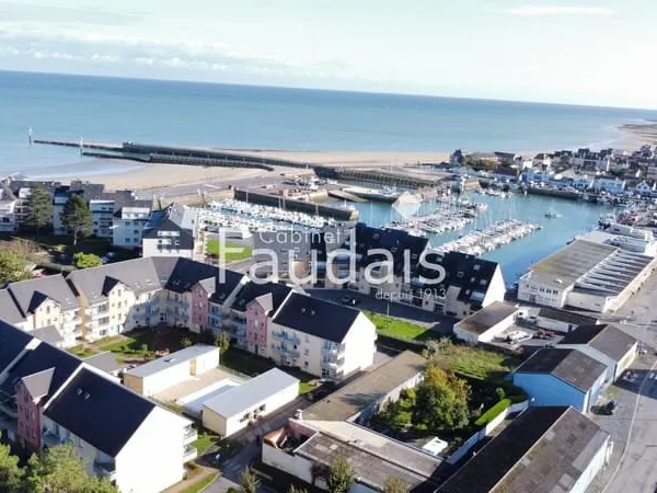 T2 38m2 avec balcon à 5mn du port et de la mer