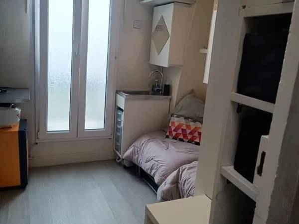 Chambre de service Gare de Lyon toute équipée