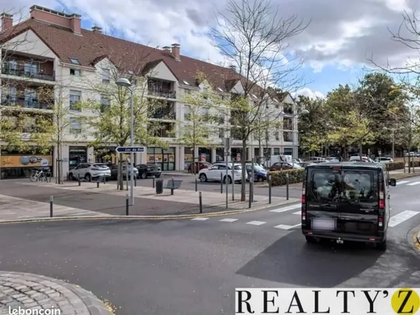 Local commercial 2 396 m²