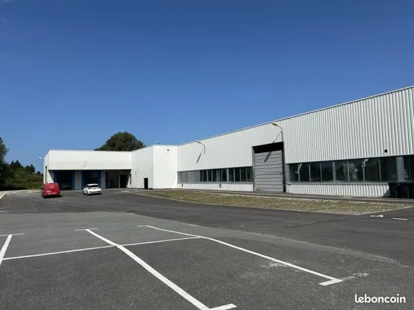 Local d'activité 2 500 m²