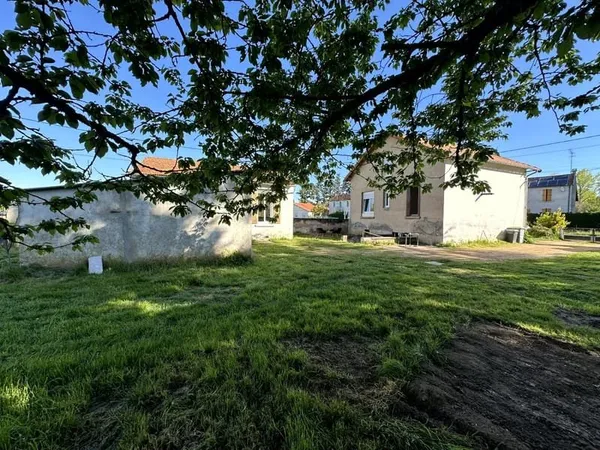 Bien immobilier de rendement Vente Abrest 8p 155m² 225000€