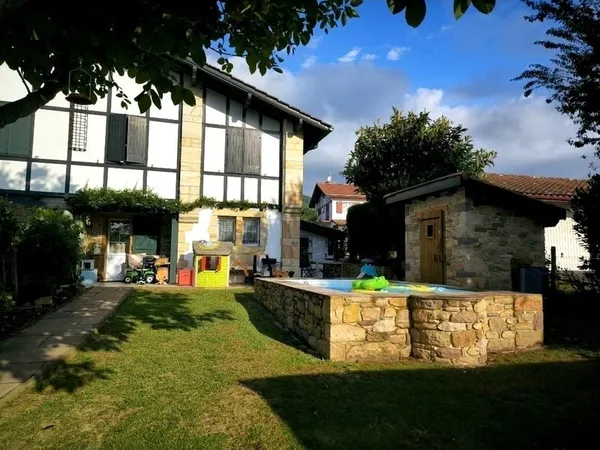 Maison à vendre 5 pièces SARE (64)
