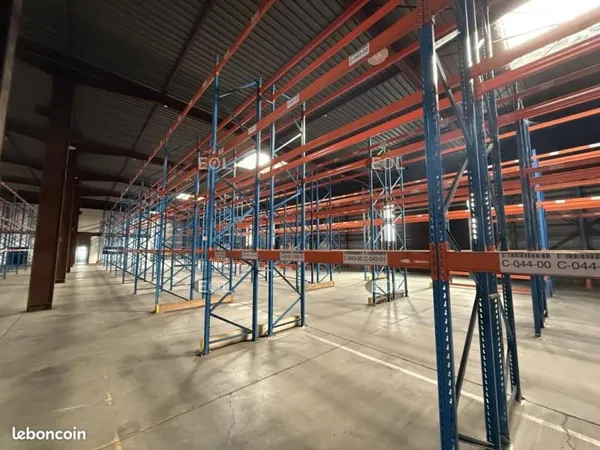 Local bureaux 2 800 m²
