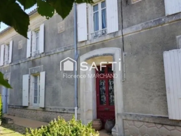 MAISON À RÉNOVER AVEC DÉPENDANCES - TRÈS BEAU POTENTIEL