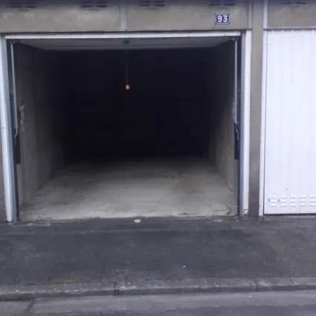 Alençon à proximité de la gare ,loue garage pour voiture ,fermé à clé